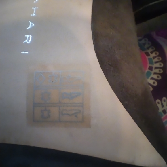 ELIE TAHARI Olive/Tan Pointy toe Suede Heels size 41 / US size 11 NWOT - Picture 6 of 7